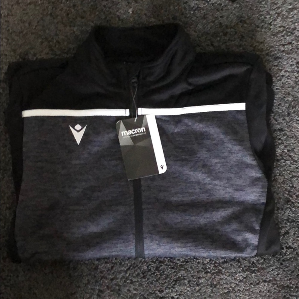 Macron zip up